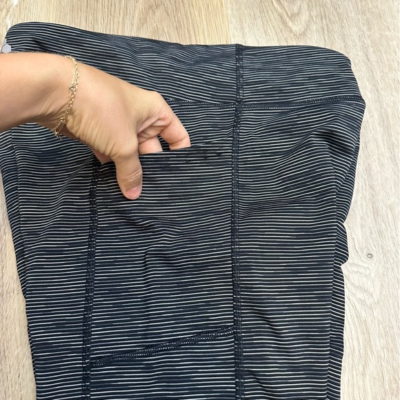 Tek Gear Black Leggings with Elastic Waistband and Tapered Leg - Picture 4 of 4